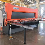 Гарячий зварювальний верстат QC11K CNC з гідравлічним гільйотином